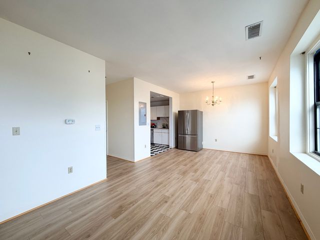 10 Weston Ave 303, Quincy, MA 02170