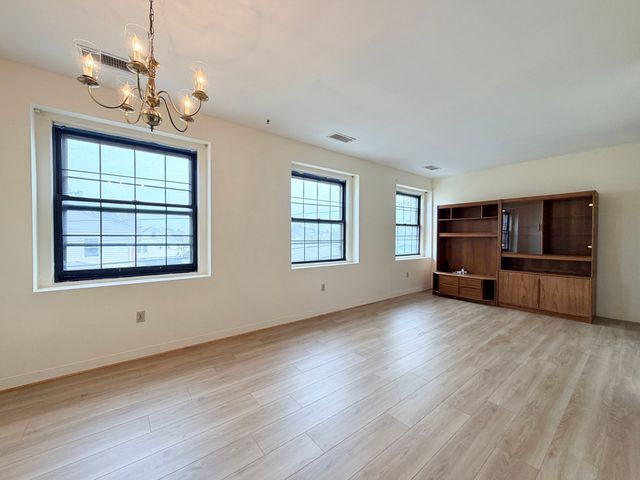 10 Weston Ave 303, Quincy, MA 02170