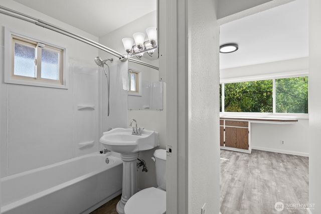 9701 Hipkins Road SW, Lakewood, WA 98498