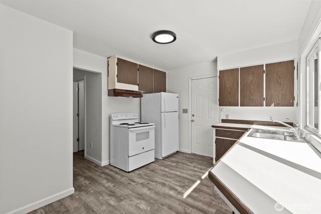 9701 Hipkins Road SW, Lakewood, WA 98498