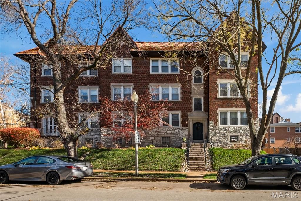 630 Westwood Drive 2S, Clayton, MO 63105