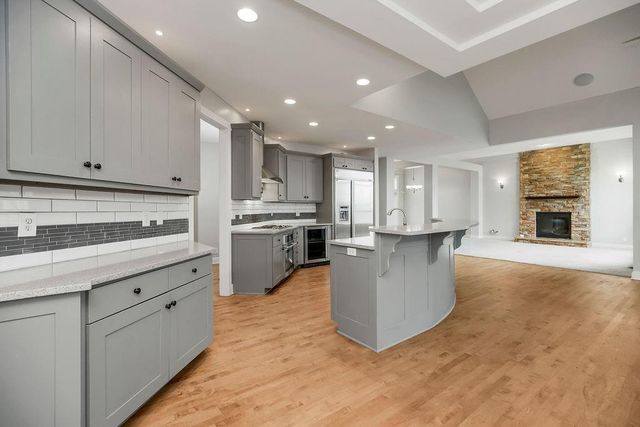 24115 W 68th Street, Shawnee, KS 66226