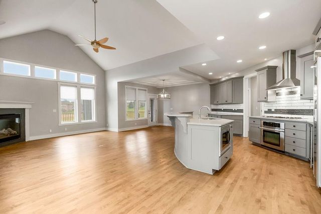 24115 W 68th Street, Shawnee, KS 66226