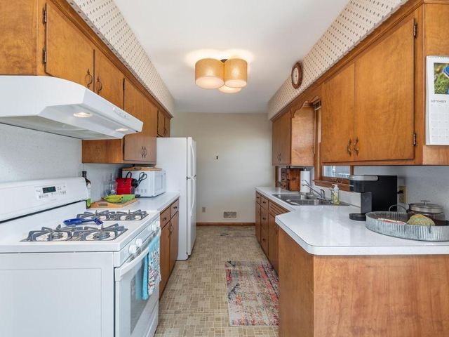 948 Main Street S, Shakopee, MN 55379