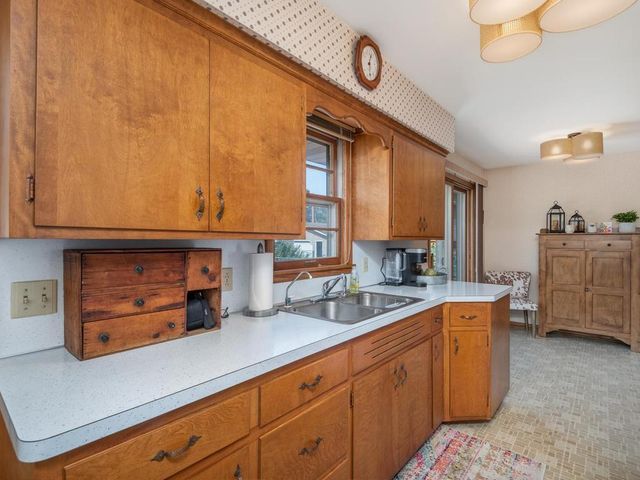 948 Main Street S, Shakopee, MN 55379