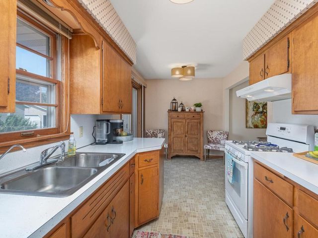 948 Main Street S, Shakopee, MN 55379