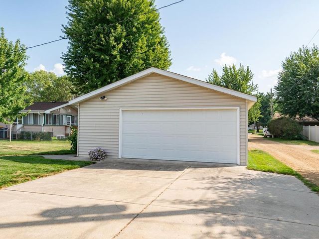 948 Main Street S, Shakopee, MN 55379