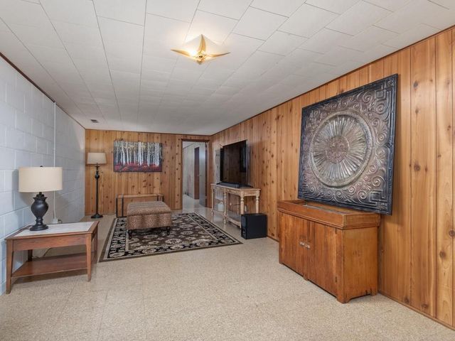 948 Main Street S, Shakopee, MN 55379