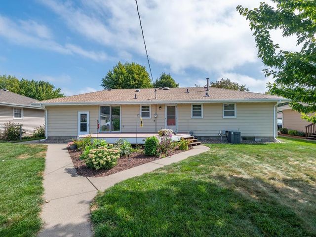 948 Main Street S, Shakopee, MN 55379
