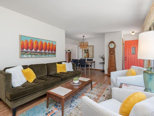 948 Main Street S, Shakopee, MN 55379