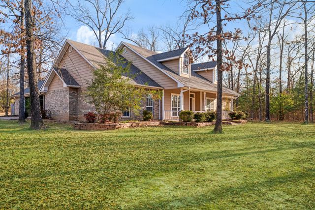 126 Hidden Lake Drive, Powderly, TX 75473