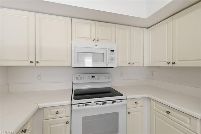 1260 Wildwood Lakes BLVD 204, Naples, FL 34104