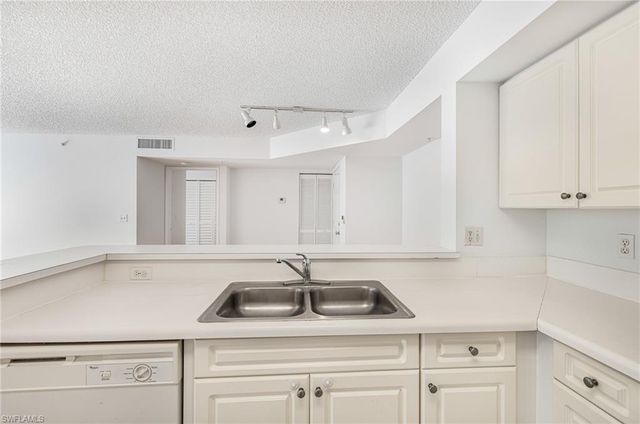 1260 Wildwood Lakes BLVD 204, Naples, FL 34104