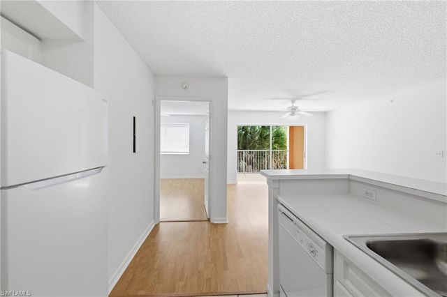 1260 Wildwood Lakes BLVD 204, Naples, FL 34104