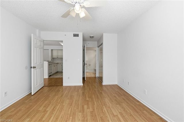 1260 Wildwood Lakes BLVD 204, Naples, FL 34104