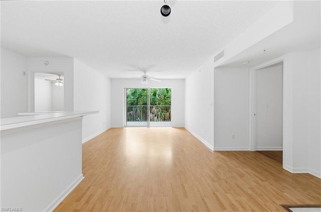 1260 Wildwood Lakes BLVD 204, Naples, FL 34104