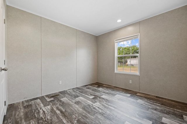 120 Lunar Ln, Loris, SC 29569