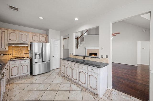 3652 Blue Spruce Drive, Fort Worth, TX 76040