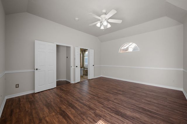 3652 Blue Spruce Drive, Fort Worth, TX 76040