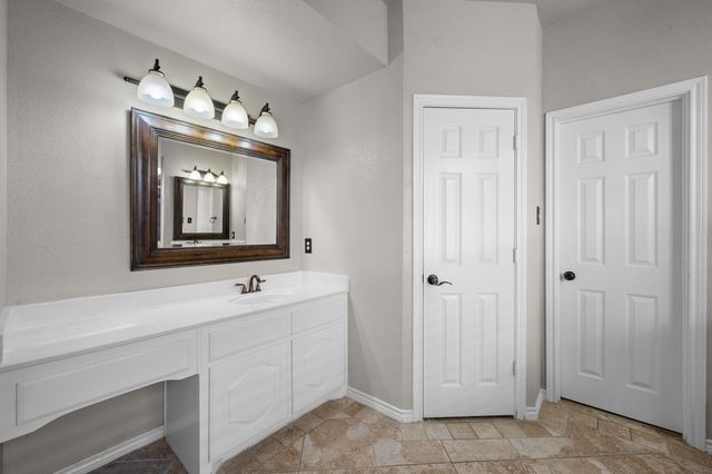 3652 Blue Spruce Drive, Fort Worth, TX 76040