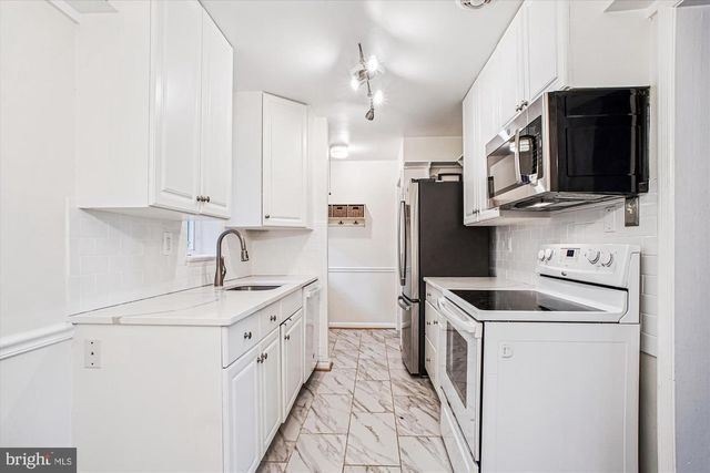 7116 WAYNE DR, Annandale, VA 22003