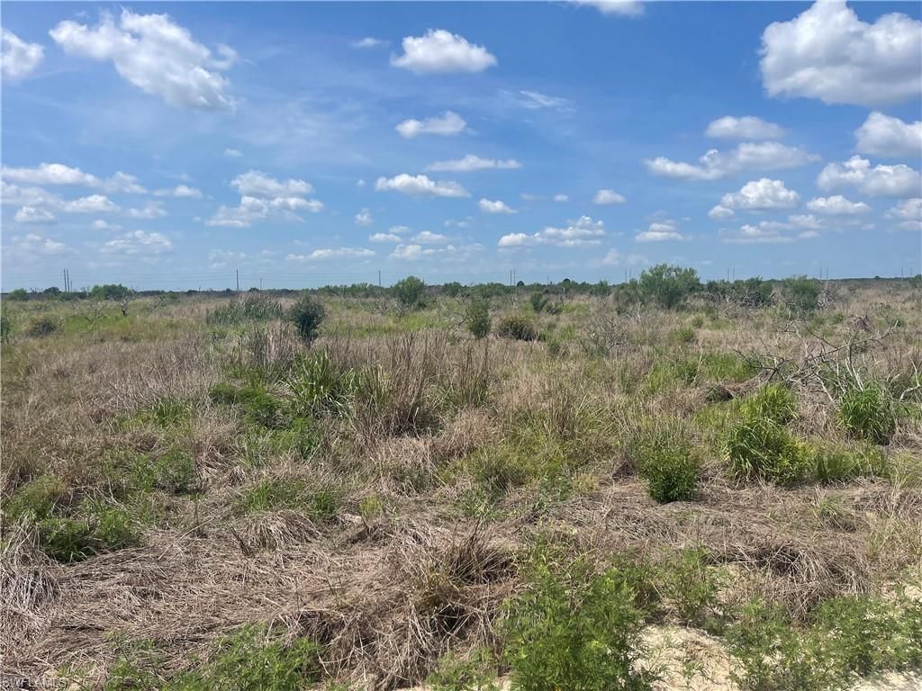 Sears (6th Rd) RD, LABELLE, FL 33935 — photo 2