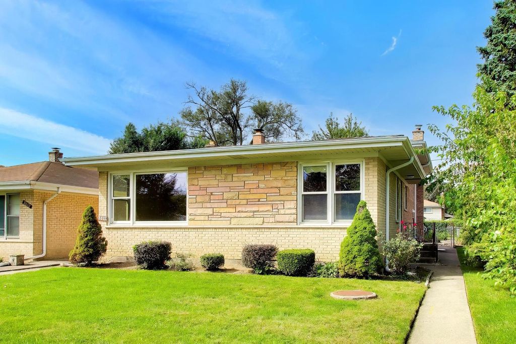 8022 Keeler Avenue, Skokie, IL 60076 — exterior