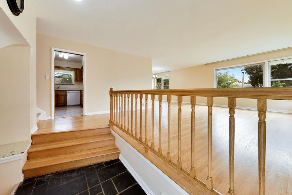 8022 Keeler Avenue, Skokie, IL 60076 — photo 3