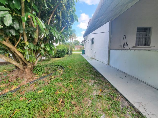 7003 NW 94th Ter, Tamarac, FL 33321