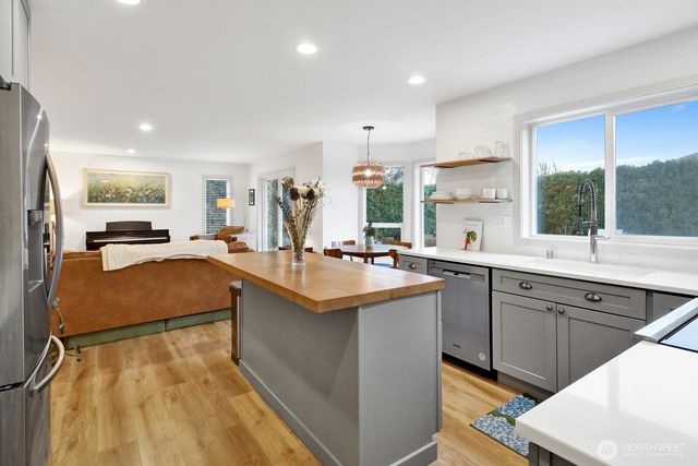 1125 N Cascade Court, Lynden, WA 98264