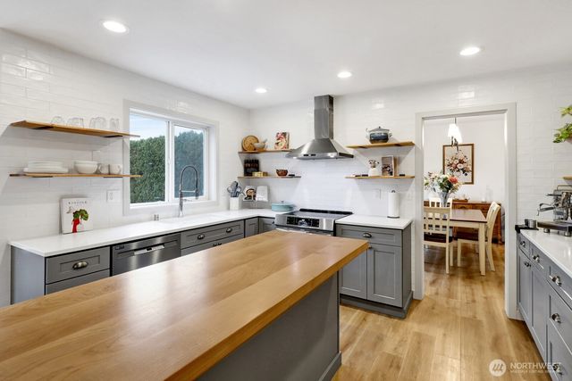 1125 N Cascade Court, Lynden, WA 98264