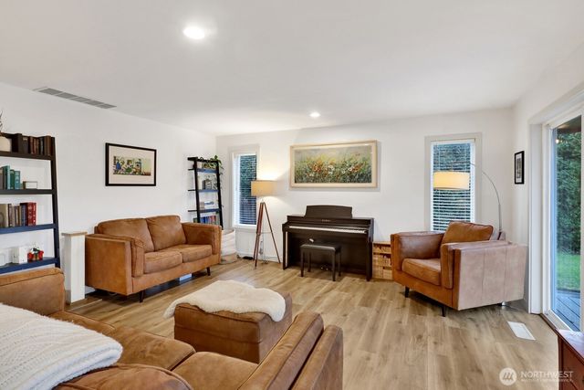 1125 N Cascade Court, Lynden, WA 98264