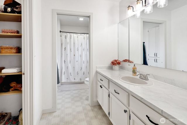 1125 N Cascade Court, Lynden, WA 98264