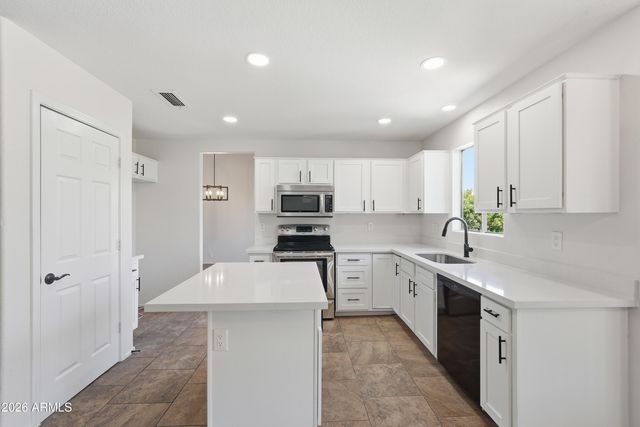 6020 W MICHIGAN Avenue, Glendale, AZ 85308