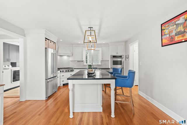 4 Woodridge Circle, Trumbull, CT 06611