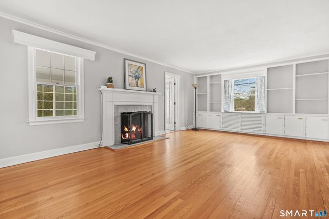 4 Woodridge Circle, Trumbull, CT 06611