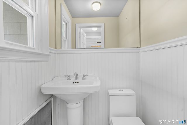 4 Woodridge Circle, Trumbull, CT 06611