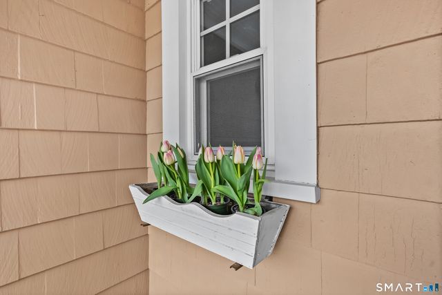 4 Woodridge Circle, Trumbull, CT 06611