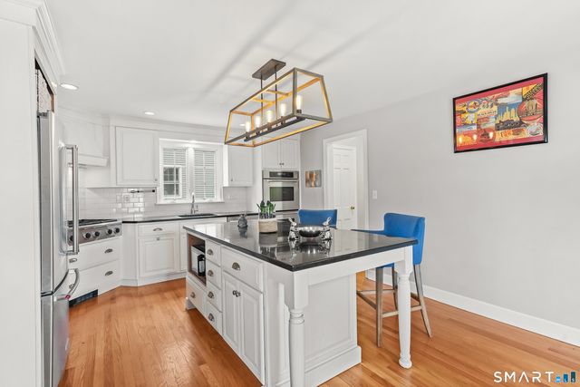 4 Woodridge Circle, Trumbull, CT 06611