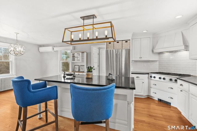 4 Woodridge Circle, Trumbull, CT 06611