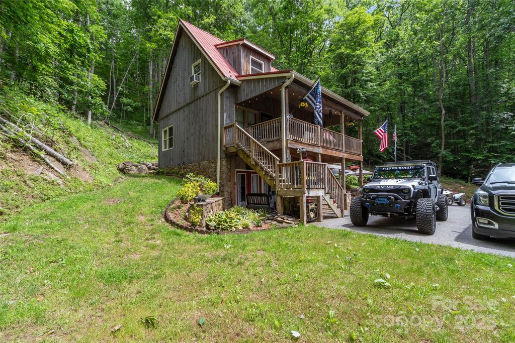 80 Ferguson Lane, Bakersville, NC 28705