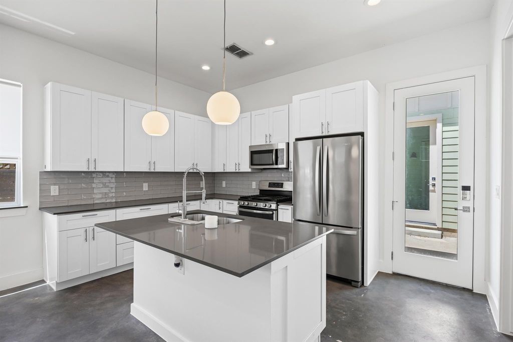 4805 Santa Anna ST 2, Austin, TX 78721