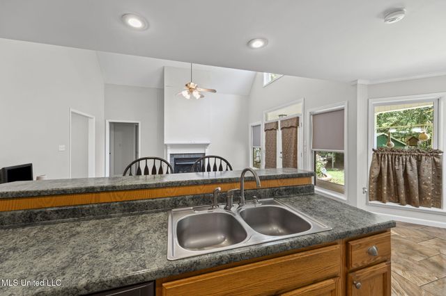 303 Dockery Drive, Byhalia, MS 38611