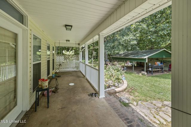 303 Dockery Drive, Byhalia, MS 38611