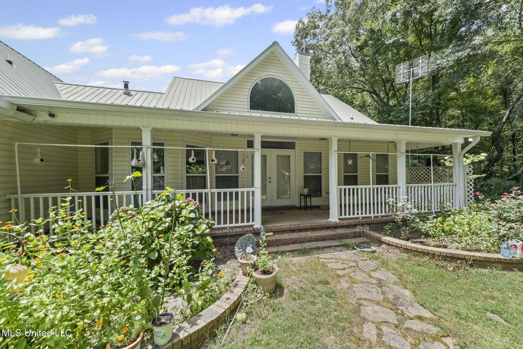 303 Dockery Drive, Byhalia, MS 38611