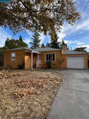 1043 Esther Dr, Pleasant Hill, CA 94523