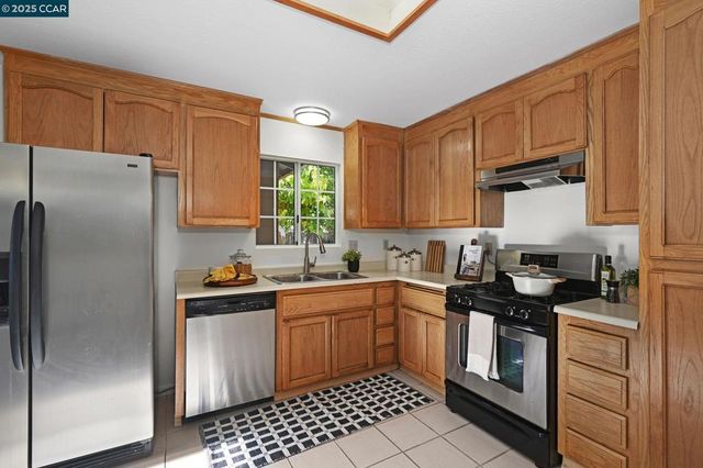 5506 Alaska Dr, Concord, CA 94521