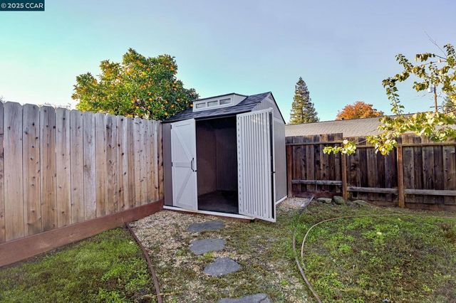 5506 Alaska Dr, Concord, CA 94521