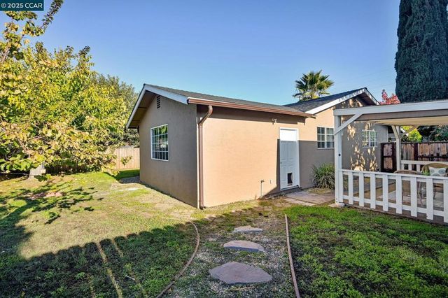 5506 Alaska Dr, Concord, CA 94521