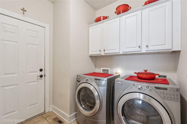 6824 Mark Twain Court, Johnston, IA 50131